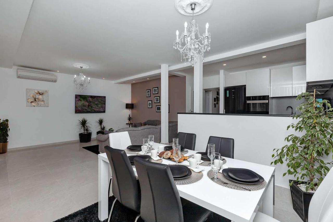 Luxurious Apartment Nino Макарска Екстериор снимка