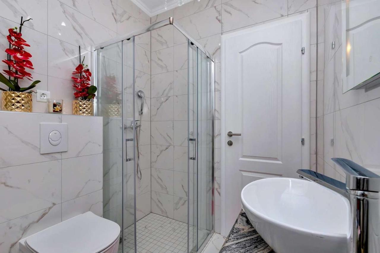 Luxurious Apartment Nino Макарска Екстериор снимка